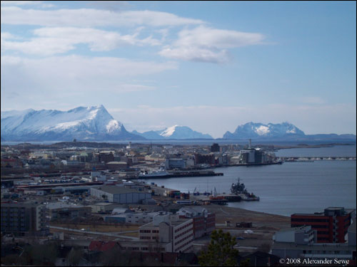 Bod� city with mountain in background