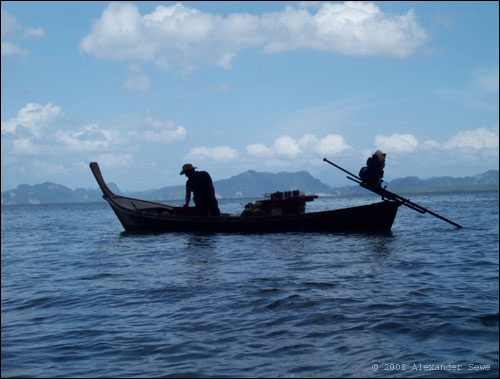 Long tail boat